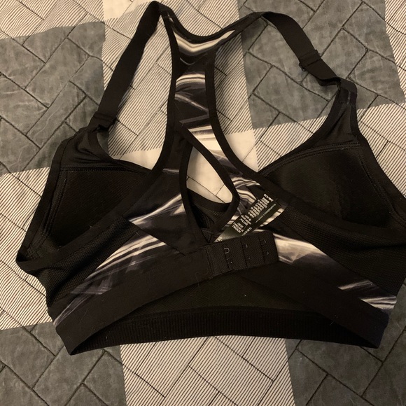 Sports bra - Picture 3 of 3